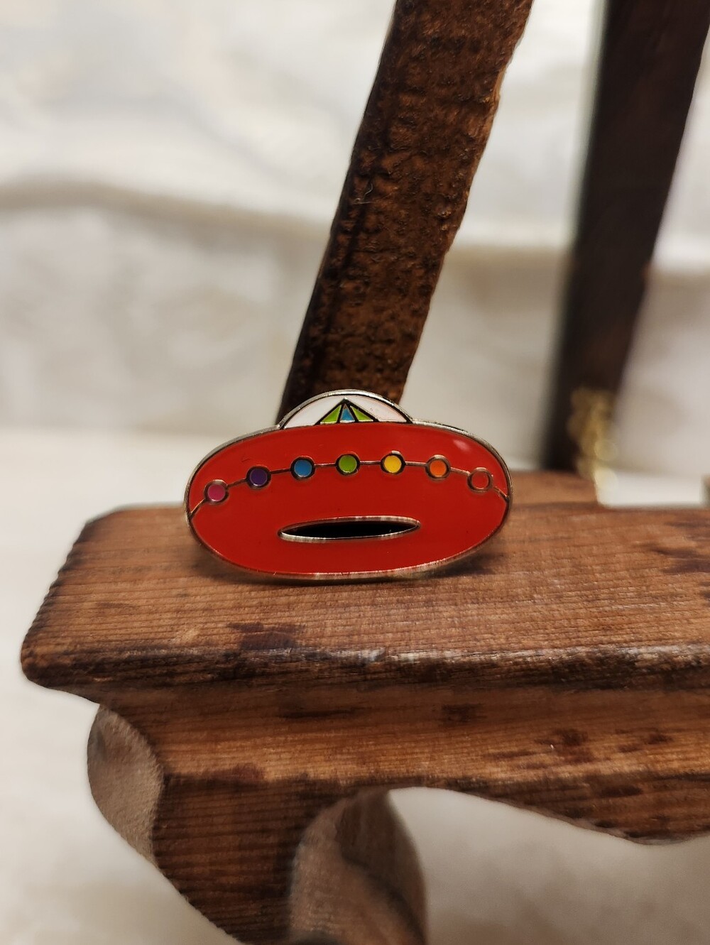 KESHA Rainbow Tour VIP Pin Set - Picture 5 of 7